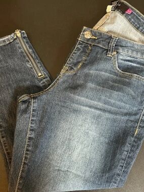 torrid jeans - womens plus size 16 - ankle zippers